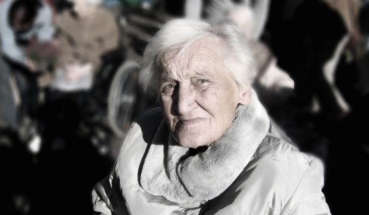 1. fotografia fotogalérie Podvodné aktivity na senioroch - foto